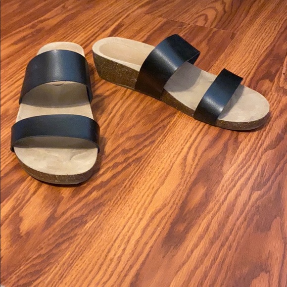 Universal Thread Shoes - Universal Thread sandals